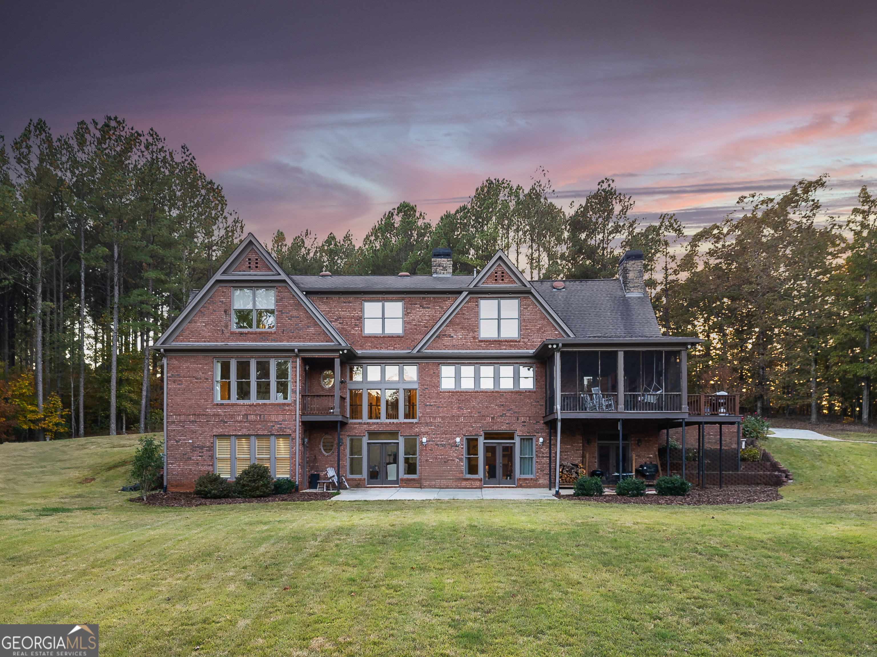 1070 Riverwalk PT