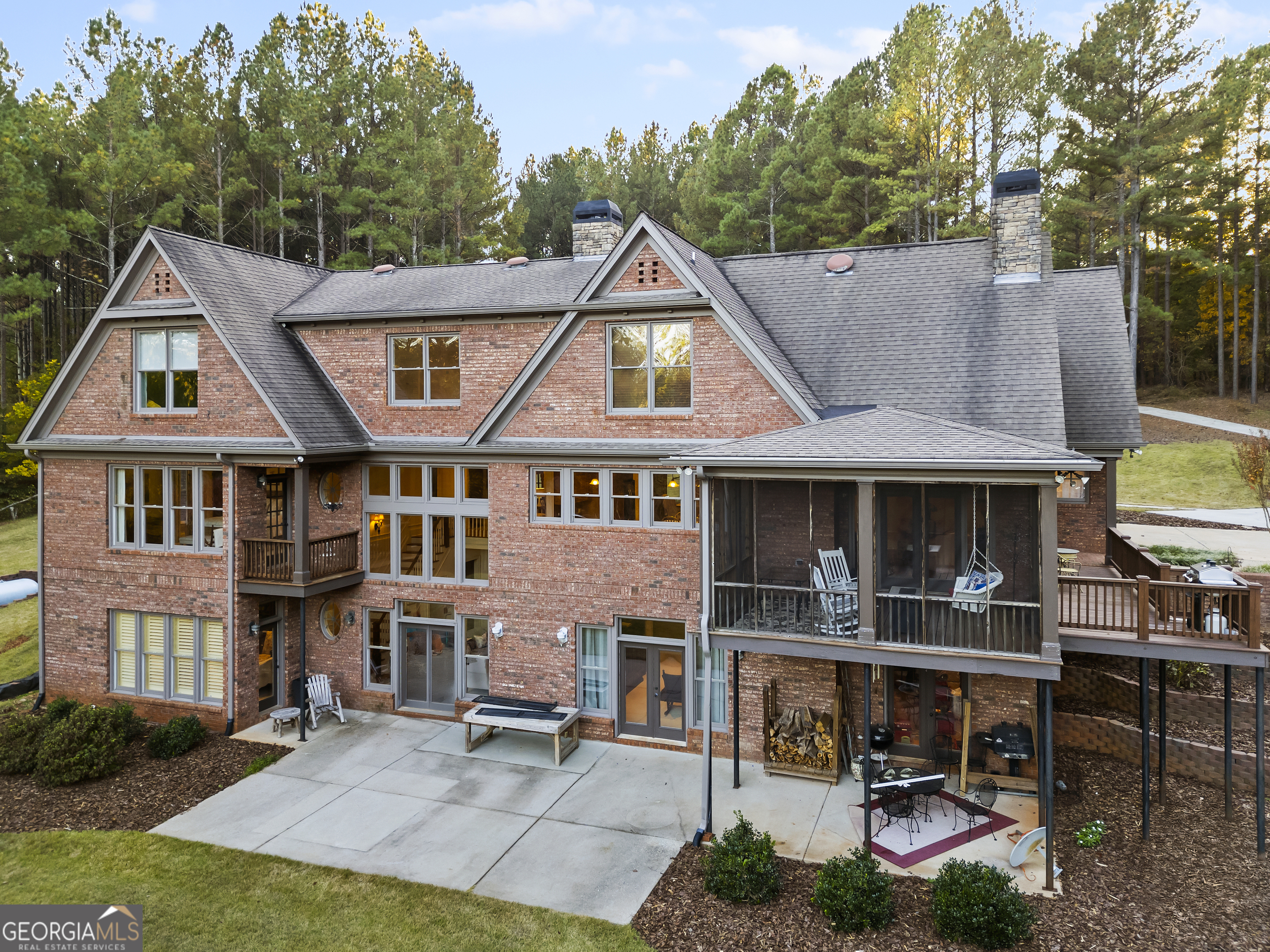 1070 Riverwalk PT