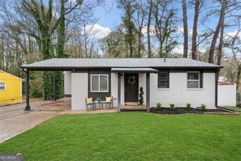 Photo of 711 Alfred Road NW, Atlanta, GA 30331 (MLS # 10701195)