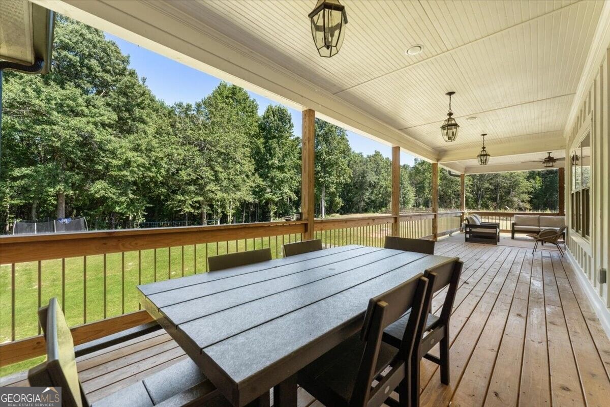 915 Pool RD