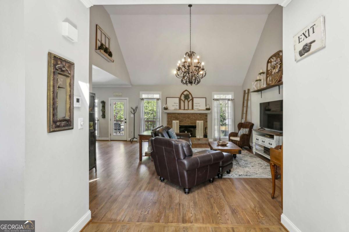 1104 Overland Park DR