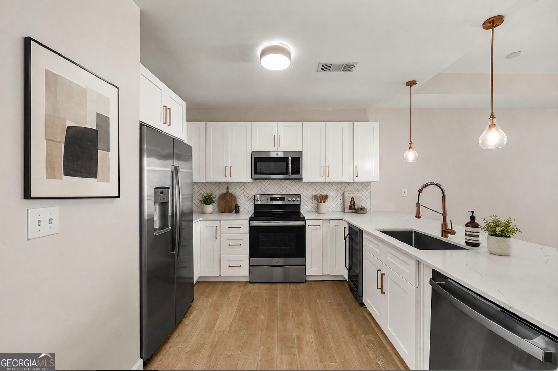 711 Cosmopolitan DR NE 622