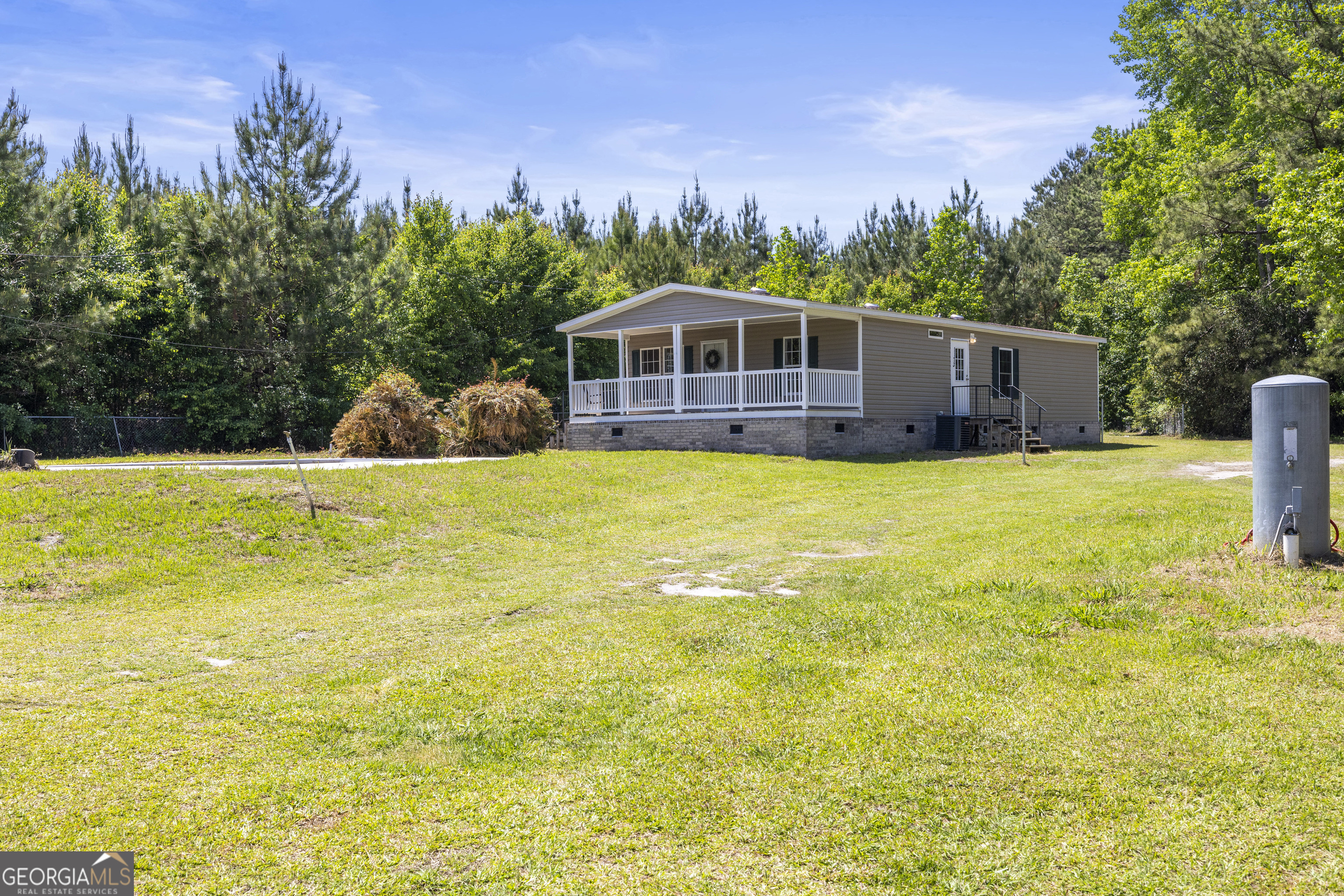 Charming Multi-Use Property on 1 Acre w/ Shop, Potential Pool & Prime Location! Discover the perfect blend of functionality&opportunity w/ this unique 1-acre property, ideally suited for both residential living & small business use. Tucked away and conveniently located close to the heart of Springfield, this versatile home offers endless potential. The cozy main residence is ready for your personal touch. A standout feature is the large detached shop-ideal for a home-based business, workshop, or storage. Whether you're a hobbyist, entrepreneur, or simply need space, this property delivers. Additionally, you'll find a pool area that, with a little vision and updates, could become your private outdoor oasis-perfect for entertaining or relaxing in the sun. This is a rare opportunity to own a multi-use property with space, flexibility, and great potential-all in a location that keeps you close to everything. Don't miss your chance to create something special-schedule your showing today!