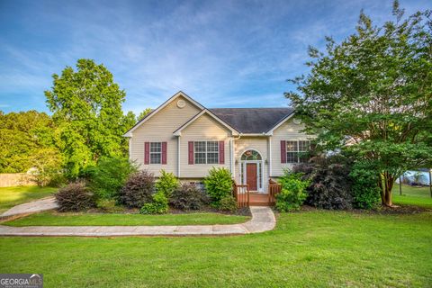 Single Family Residence in Loganville GA 1790 Etchison SPUR.jpg