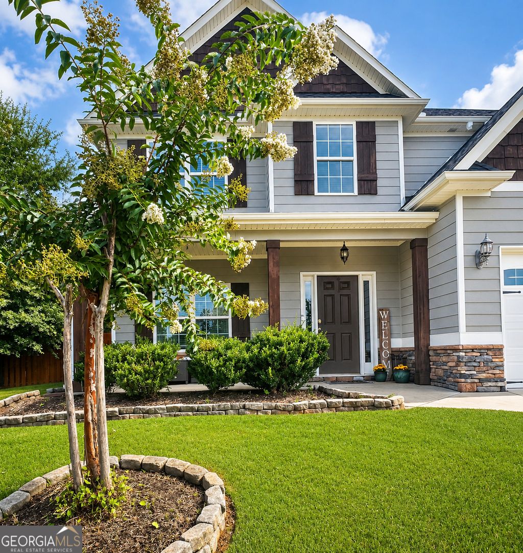 Photo of 15 Lynnfield Dr, Newnan, GA 30263 (MLS # 10814189)