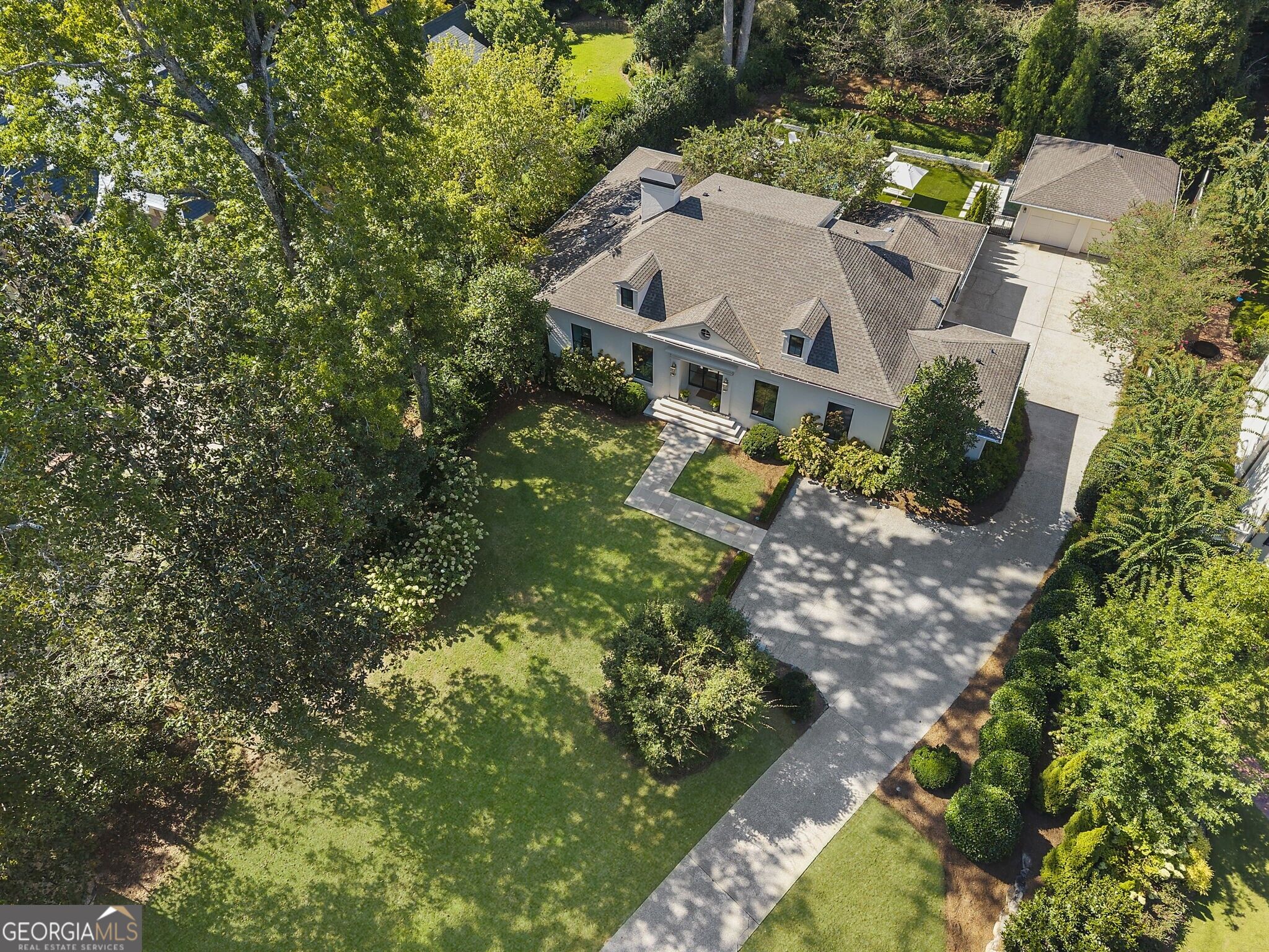 447 Valley RD