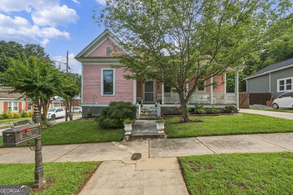 Photo of 59 West Washington ST, Newnan, GA 30263 (MLS # 10790512)
