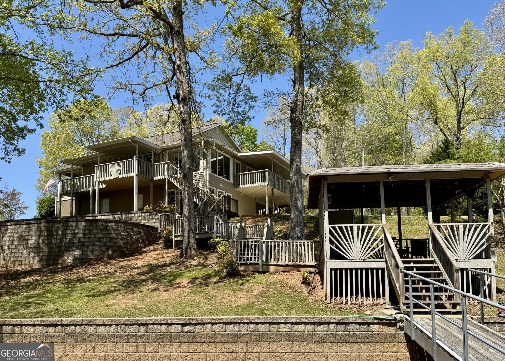 111 Warren DR