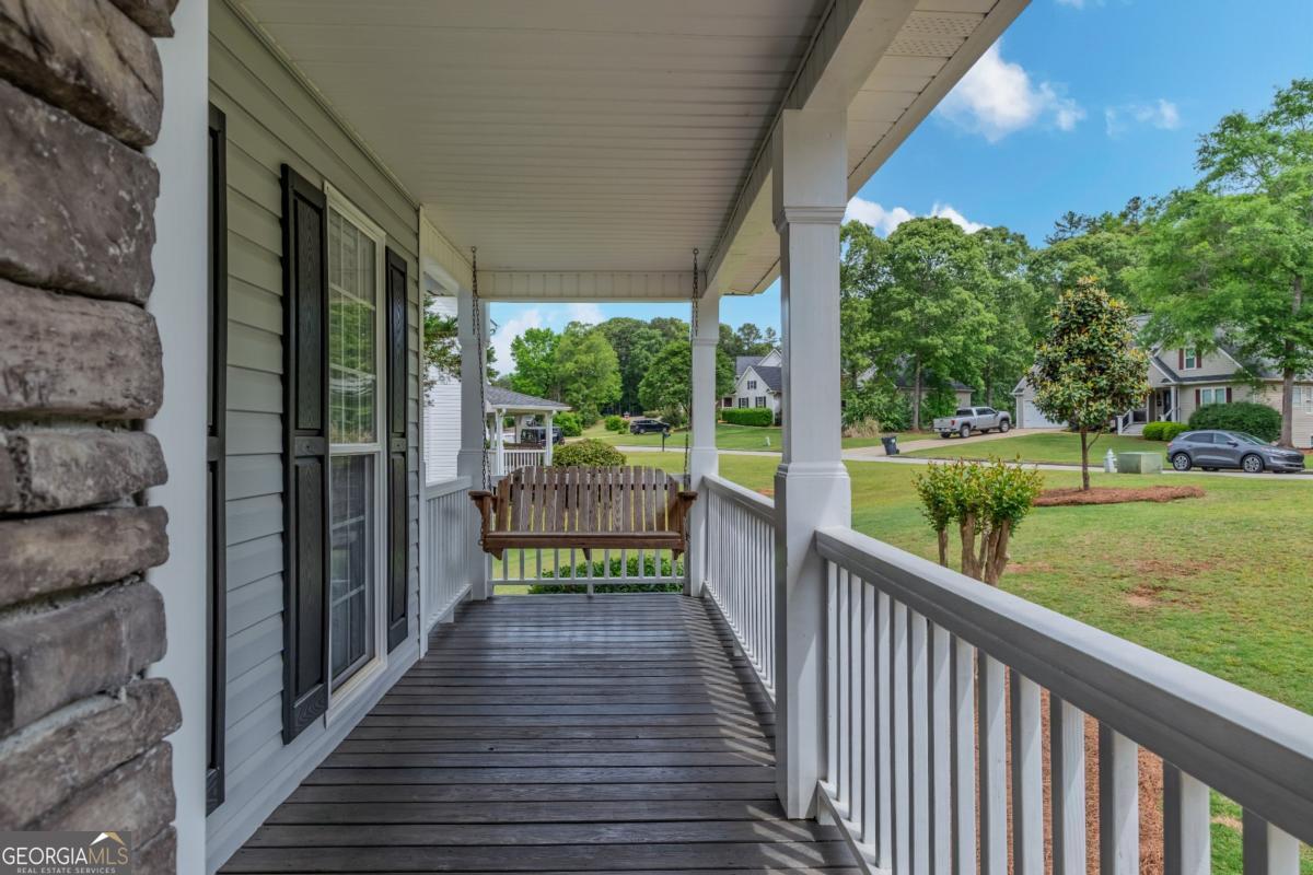 102 Woodsfield LN