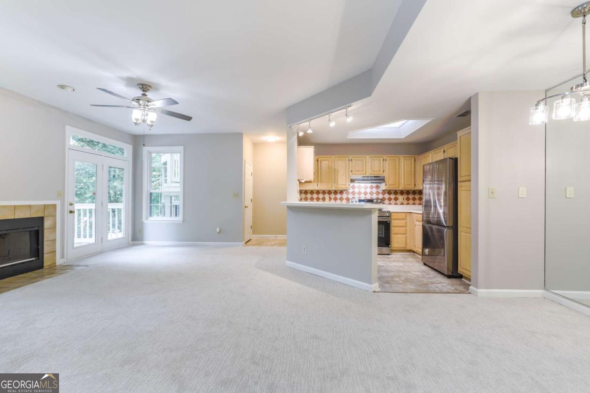915 McGill Park AVE NE