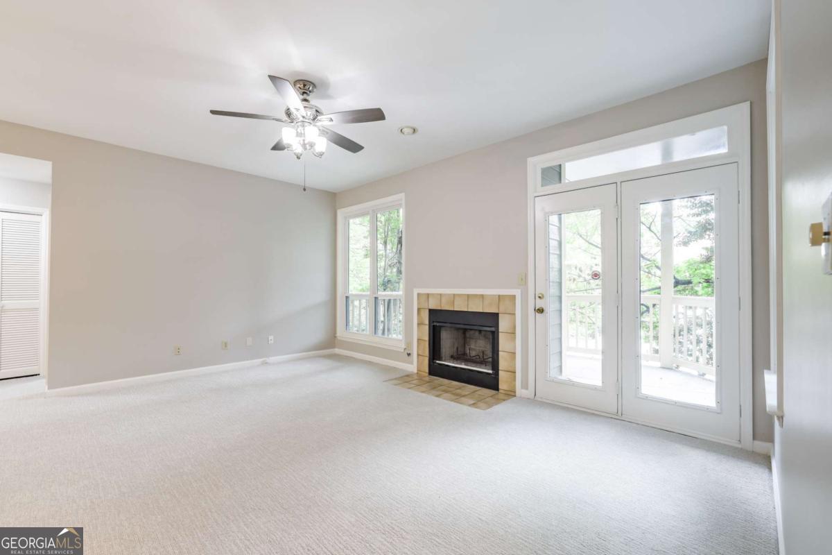 915 McGill Park AVE NE