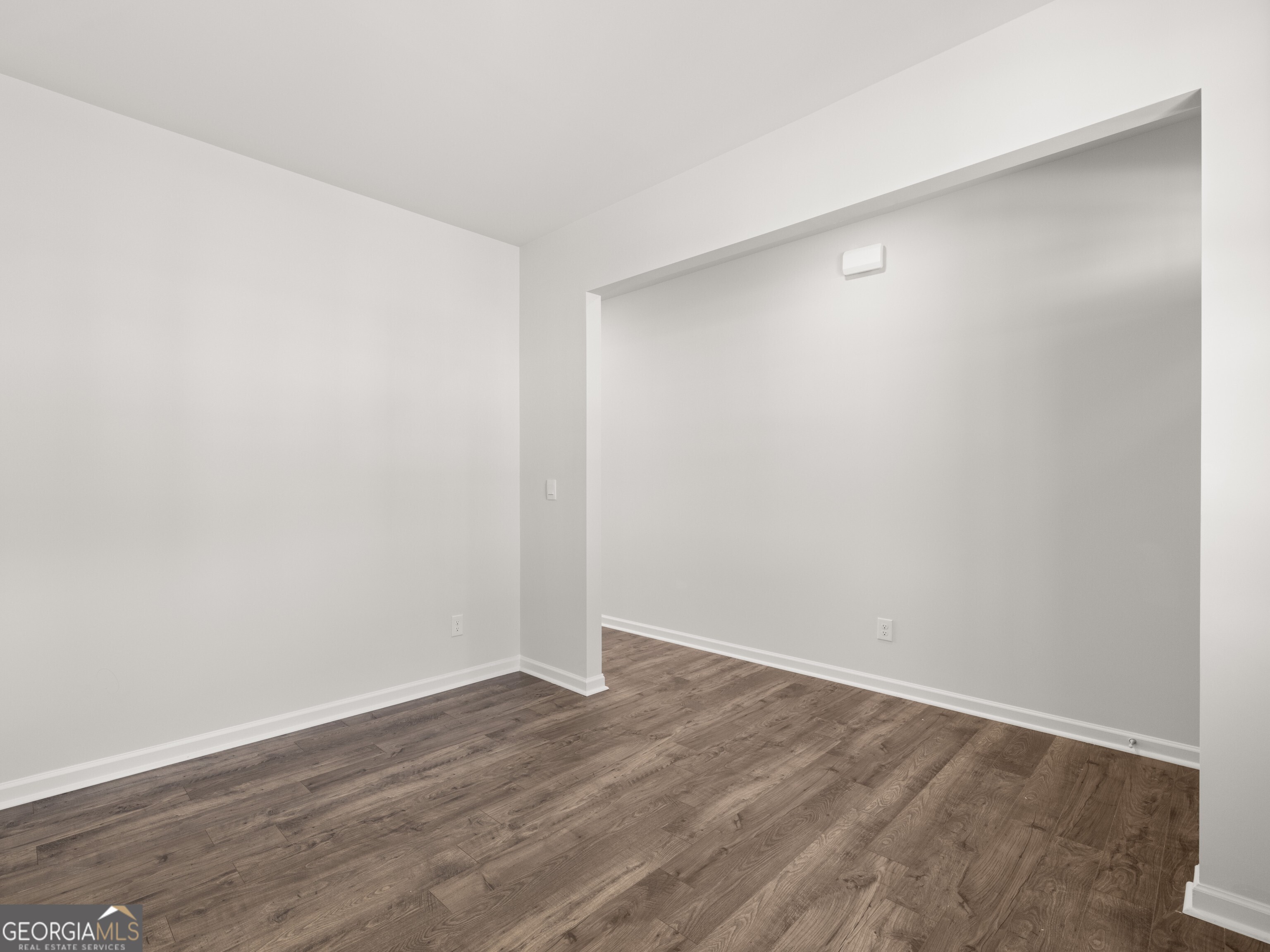 3042 Manor Hill PL
