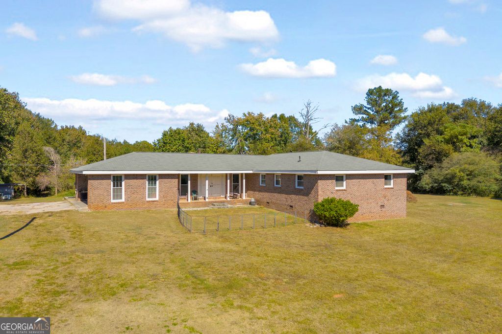Photo of 695 Victoria Lane, Oxford, GA 30054 (MLS # 10631188)