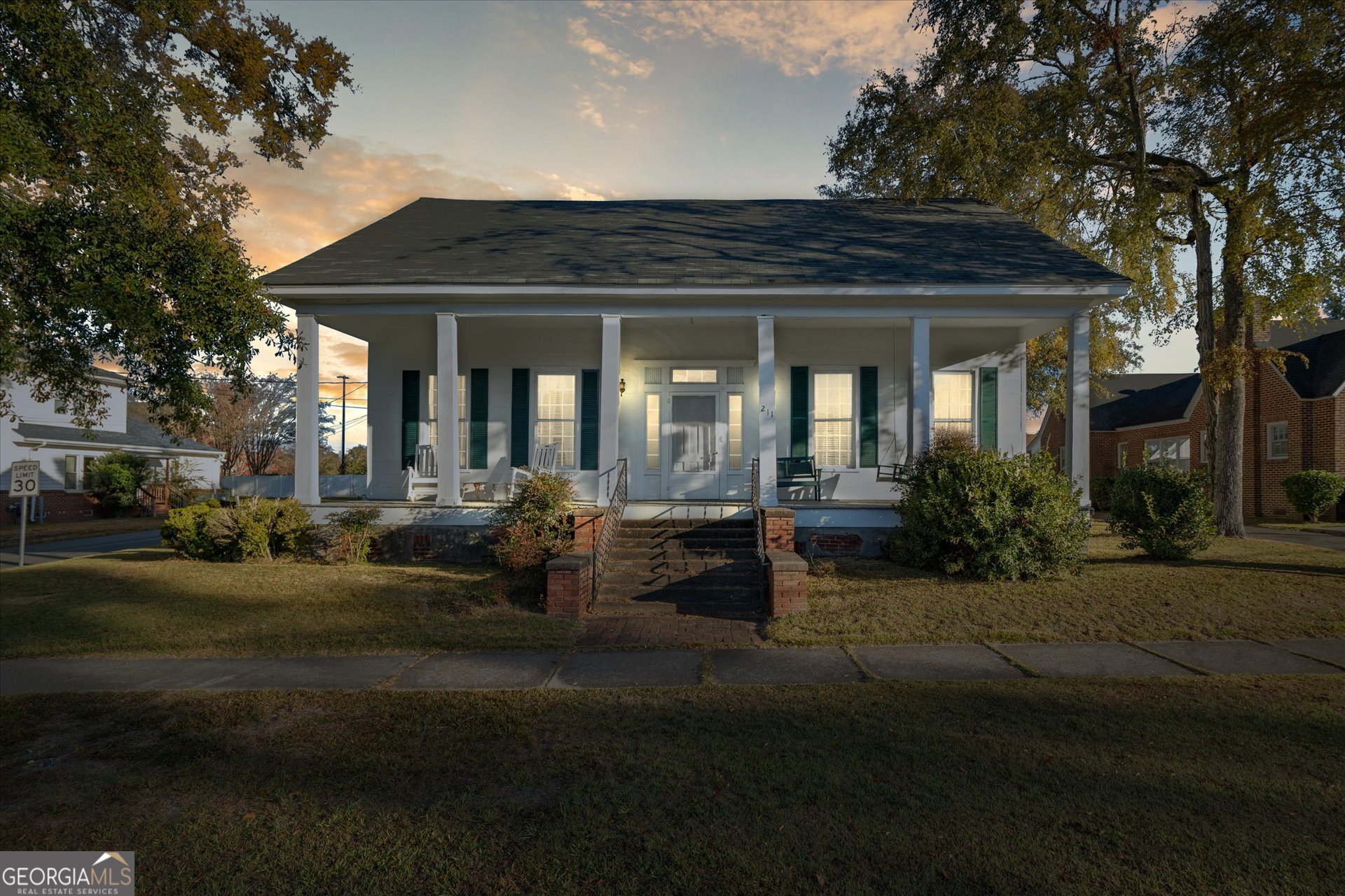 211 Main ST