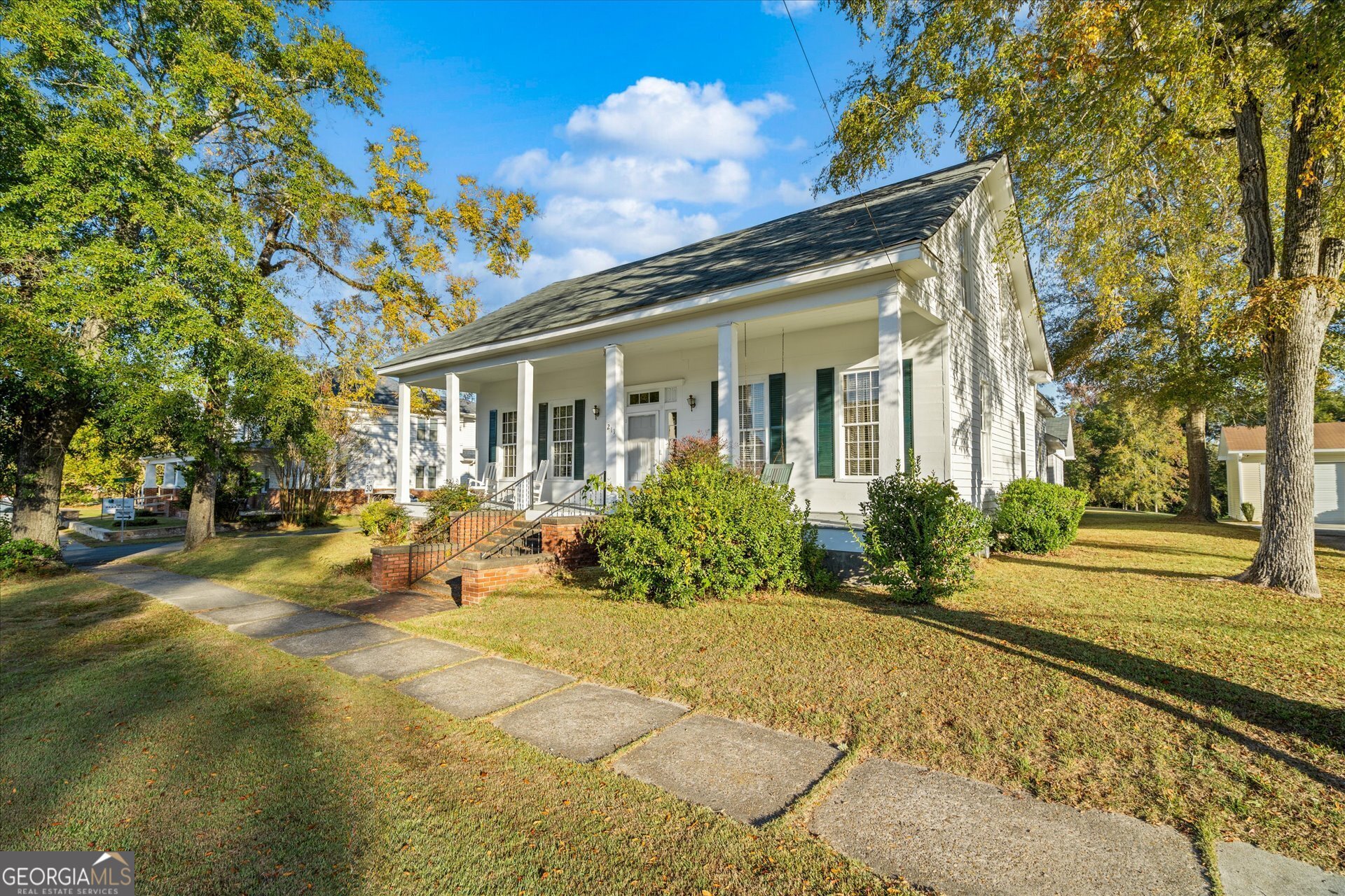 211 Main ST