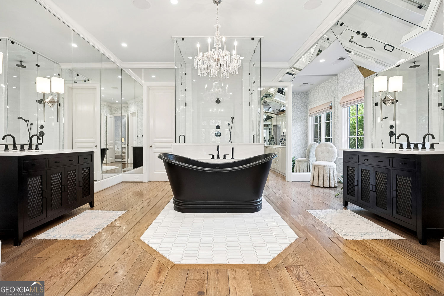 Atlanta, Georgia 30327, United States, 5 Bedrooms Bedrooms, ,7 BathroomsBathrooms,Residential,Active,250041