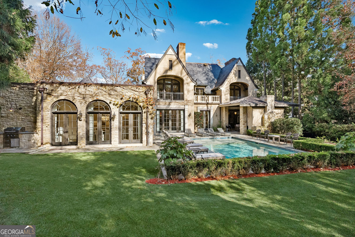 Atlanta, Georgia 30327, United States, 5 Bedrooms Bedrooms, ,7 BathroomsBathrooms,Residential,Active,250041