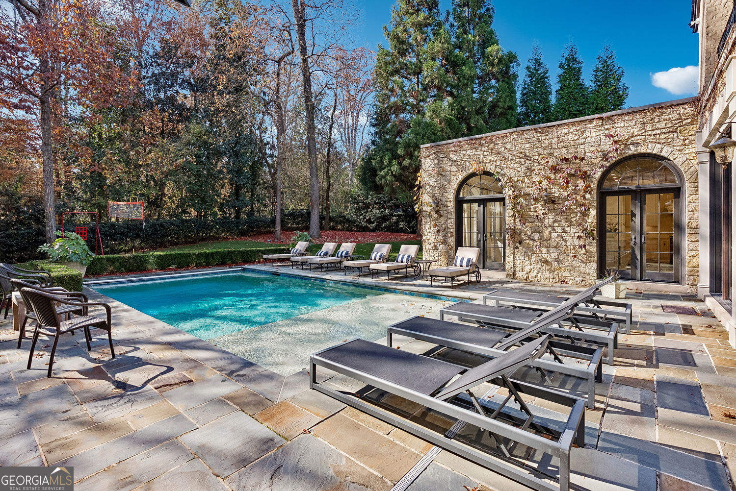 Atlanta, Georgia 30327, United States, 5 Bedrooms Bedrooms, ,7 BathroomsBathrooms,Residential,Active,250041