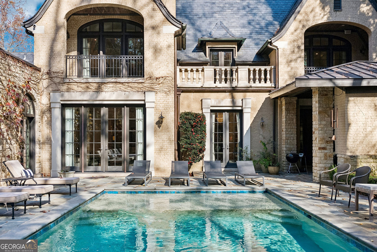 Atlanta, Georgia 30327, United States, 5 Bedrooms Bedrooms, ,7 BathroomsBathrooms,Residential,Active,250041