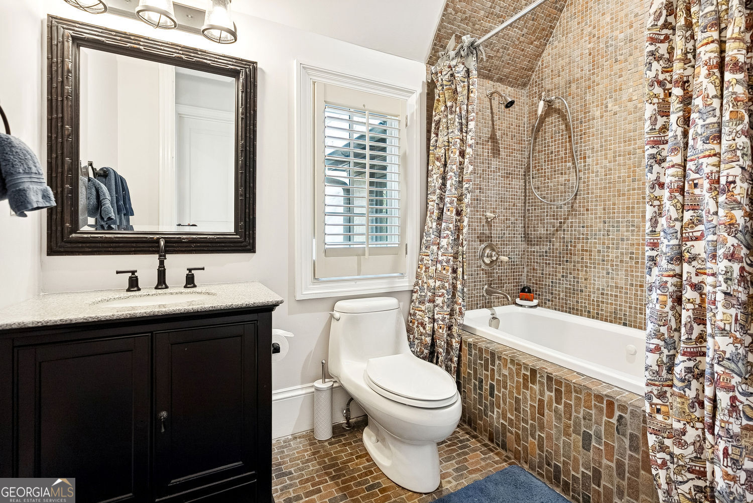 Atlanta, Georgia 30327, United States, 5 Bedrooms Bedrooms, ,7 BathroomsBathrooms,Residential,Active,250041