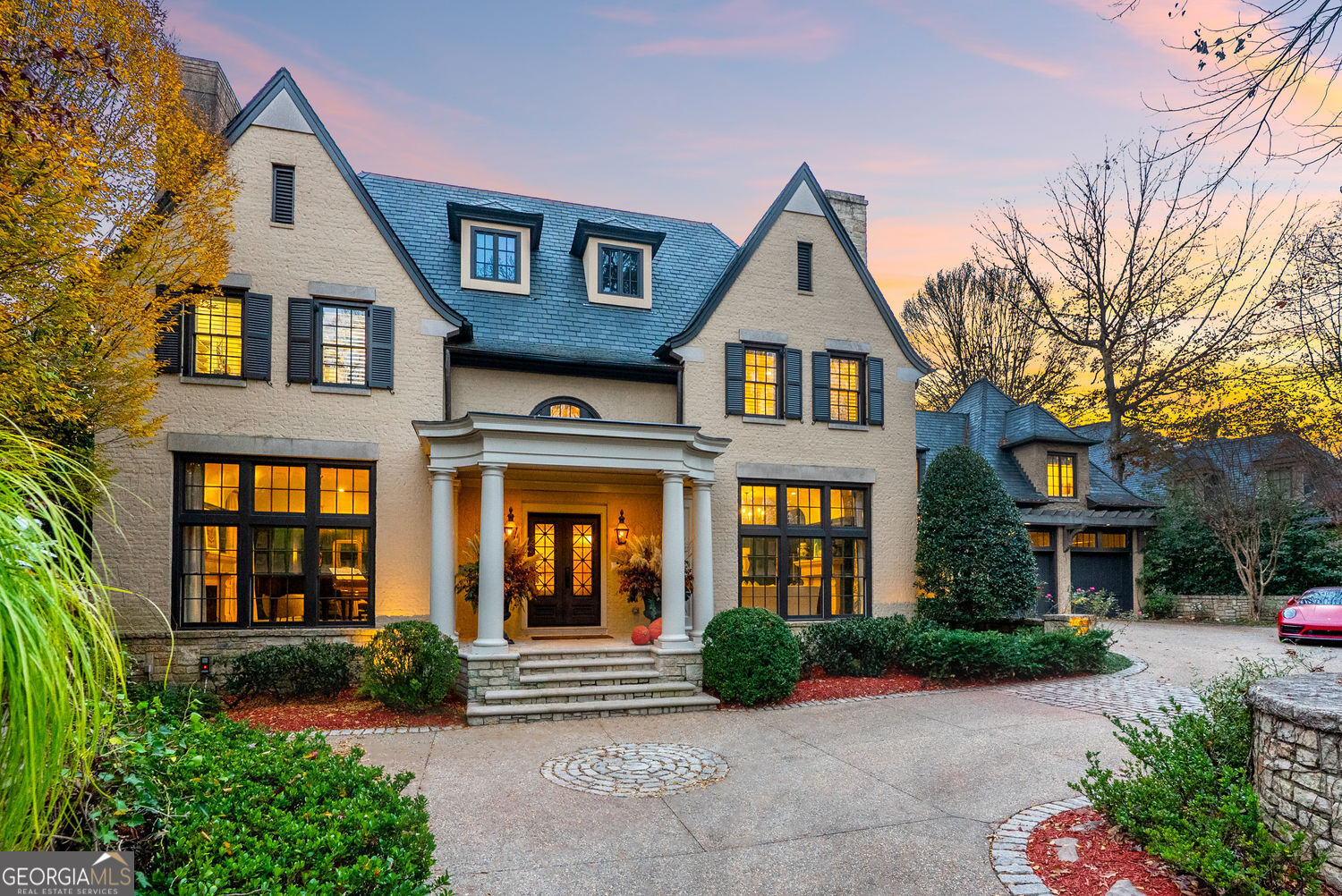 Atlanta, Georgia 30327, United States, 5 Bedrooms Bedrooms, ,7 BathroomsBathrooms,Residential,Active,250041