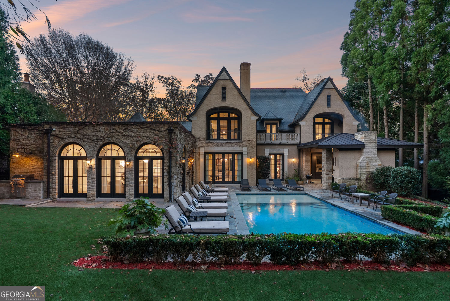 Atlanta, Georgia 30327, United States, 5 Bedrooms Bedrooms, ,7 BathroomsBathrooms,Residential,Active,250041