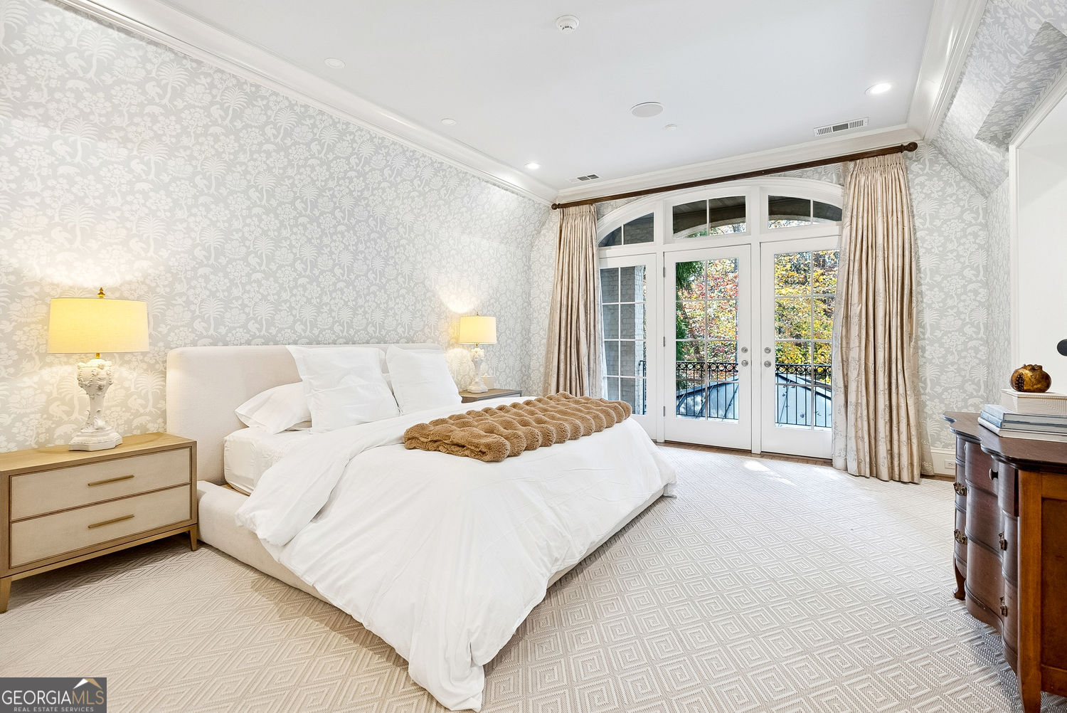 Atlanta, Georgia 30327, United States, 5 Bedrooms Bedrooms, ,7 BathroomsBathrooms,Residential,Active,250041