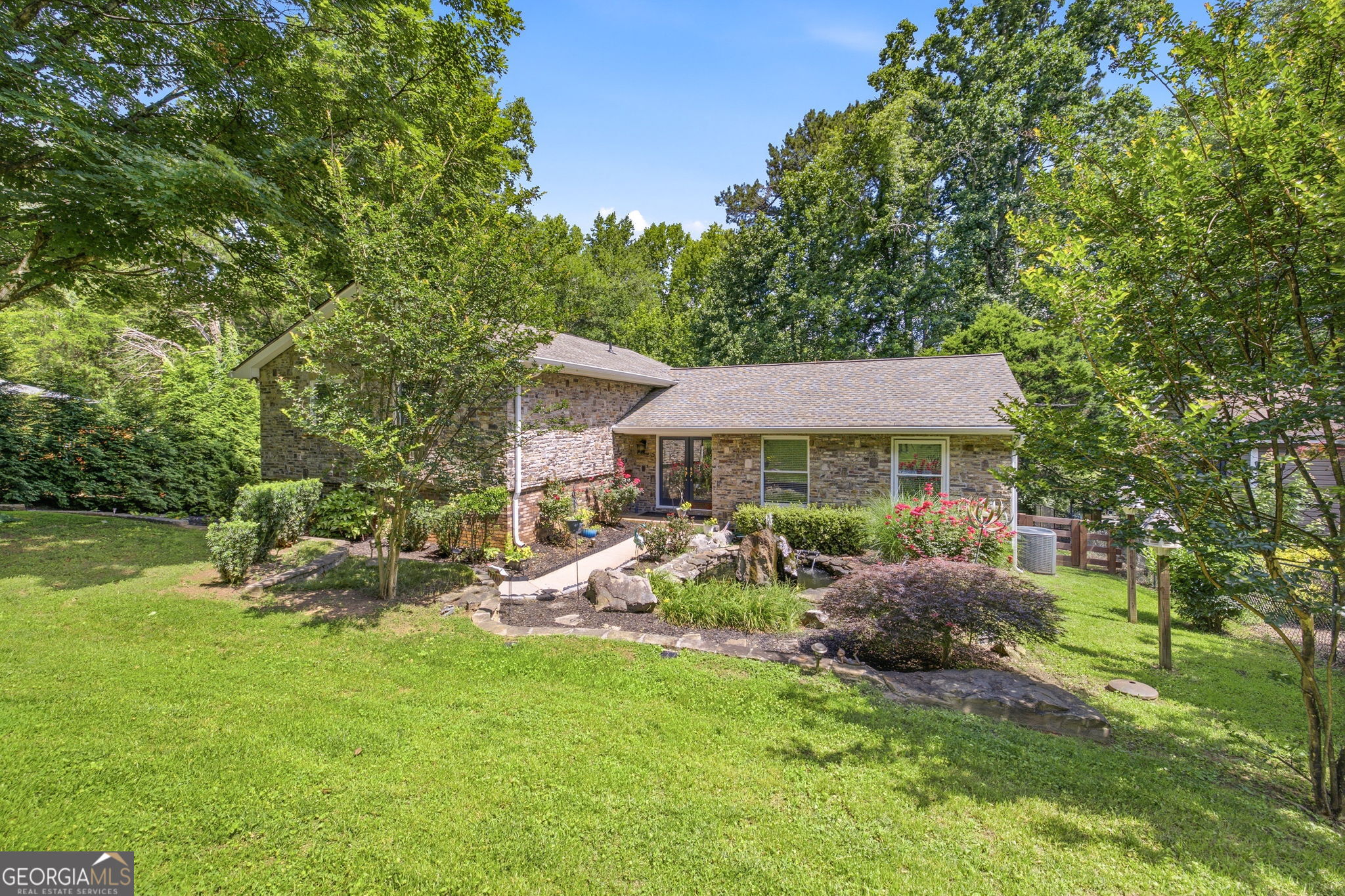 9040 Ruby LN