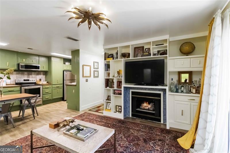 104 GRANVILLE CT 104