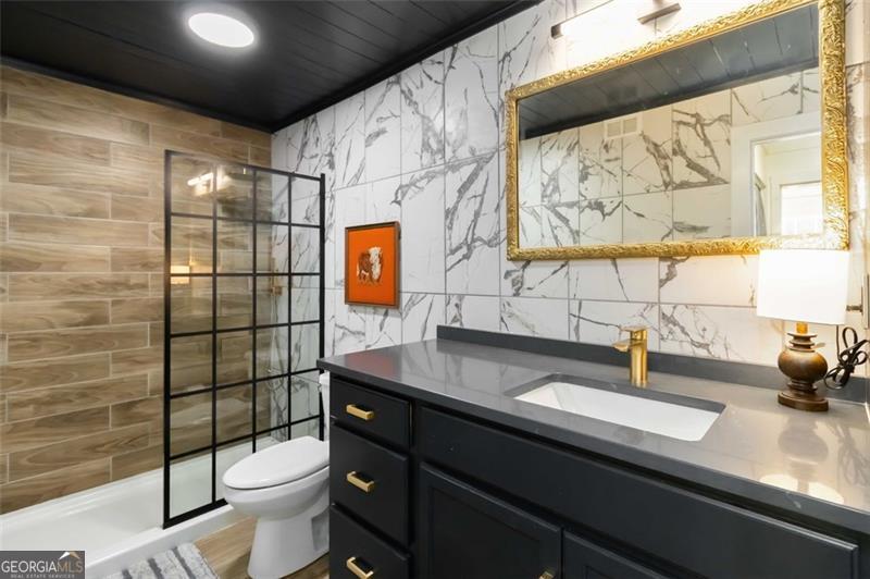 104 GRANVILLE CT 104