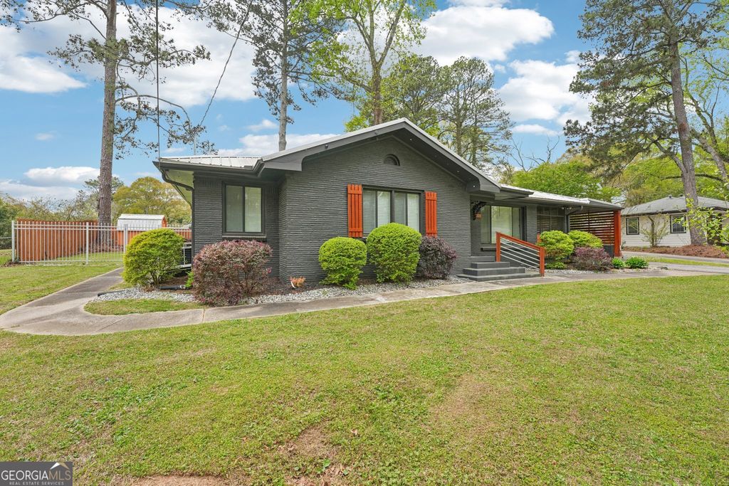 Photo of 2659 Glenvalley Drive, Decatur, GA 30032 (MLS # 10722838)