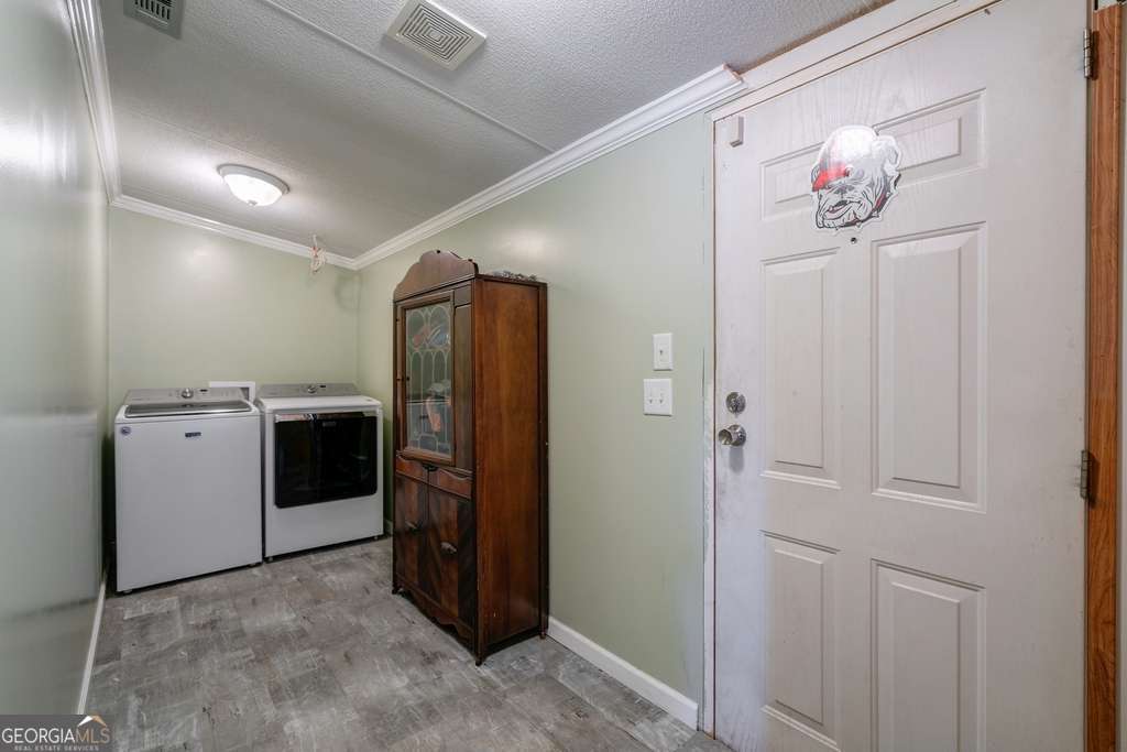 175 Evans DR