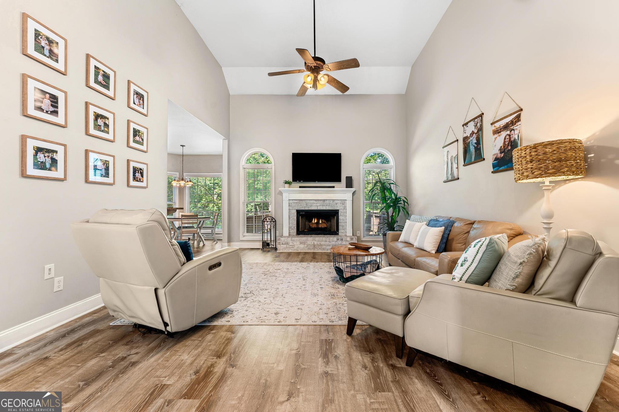 161 Winding WAY