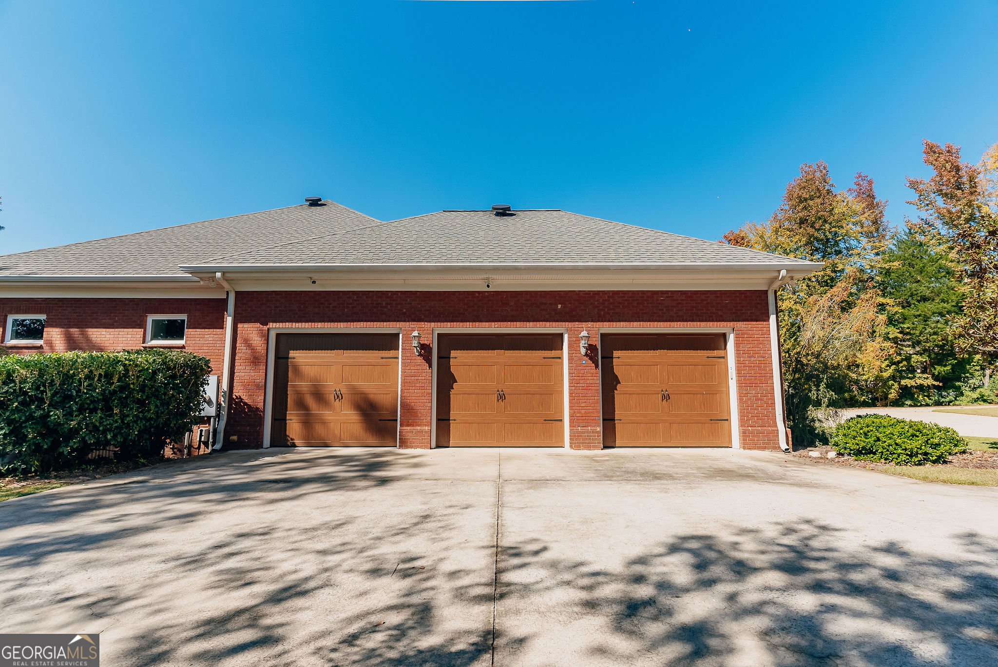 135 Lake Ridge DR