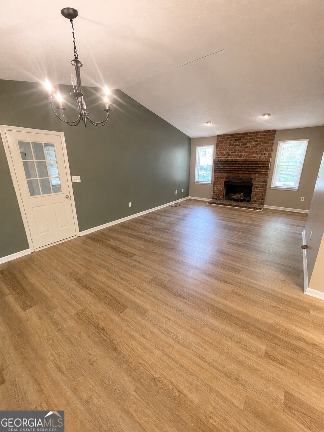 175 Woodberry CT