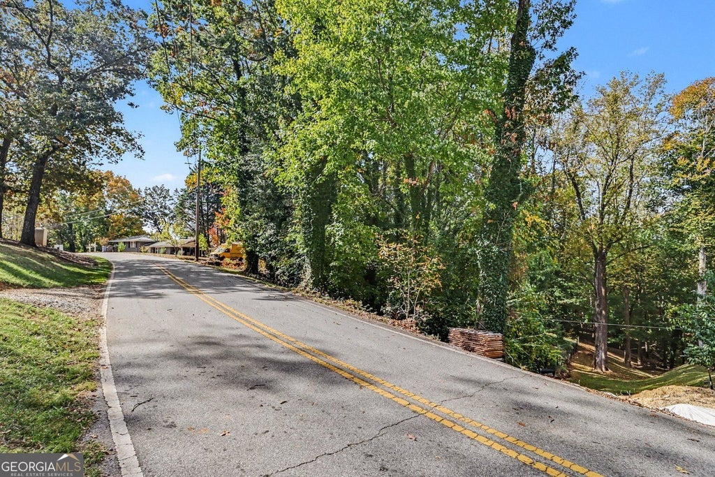 Photo of 1003 Lakemont Drive, Gainesville, GA 30501 (MLS # 10882003)