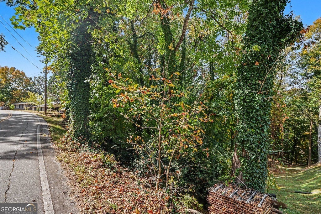 Photo of 1003 Lakemont Drive, Gainesville, GA 30501 (MLS # 10882003)