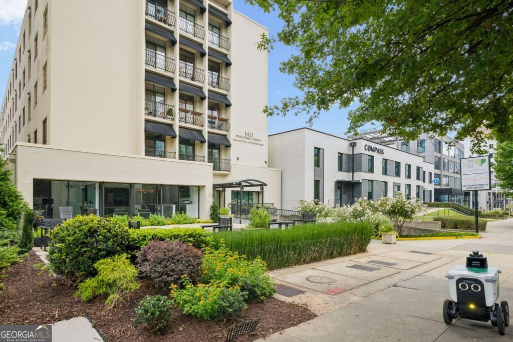 Photo of 1421 Peachtree Street NE #212, Atlanta, GA 30309 (MLS # 10825087)
