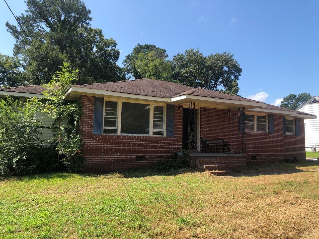 Flip Opportunity on Rome – West Side – Must see. Great potential on this house. Great location. Close to shopping and dining Quiet Street, close to Shorter Ave. Next to an already renovated house and to a well kept one. 200K+ ARV