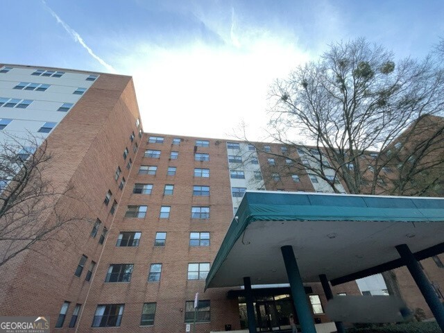 2965 Pharr Court South NW