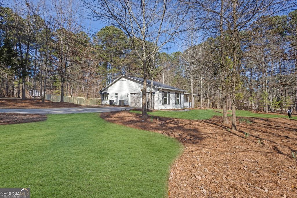 Photo of 110 Huntington Court, Fayetteville, GA 30214 (MLS # 10698481)