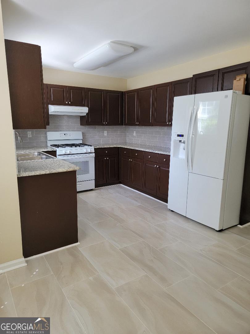 Autumn Lake - Residential Lease
