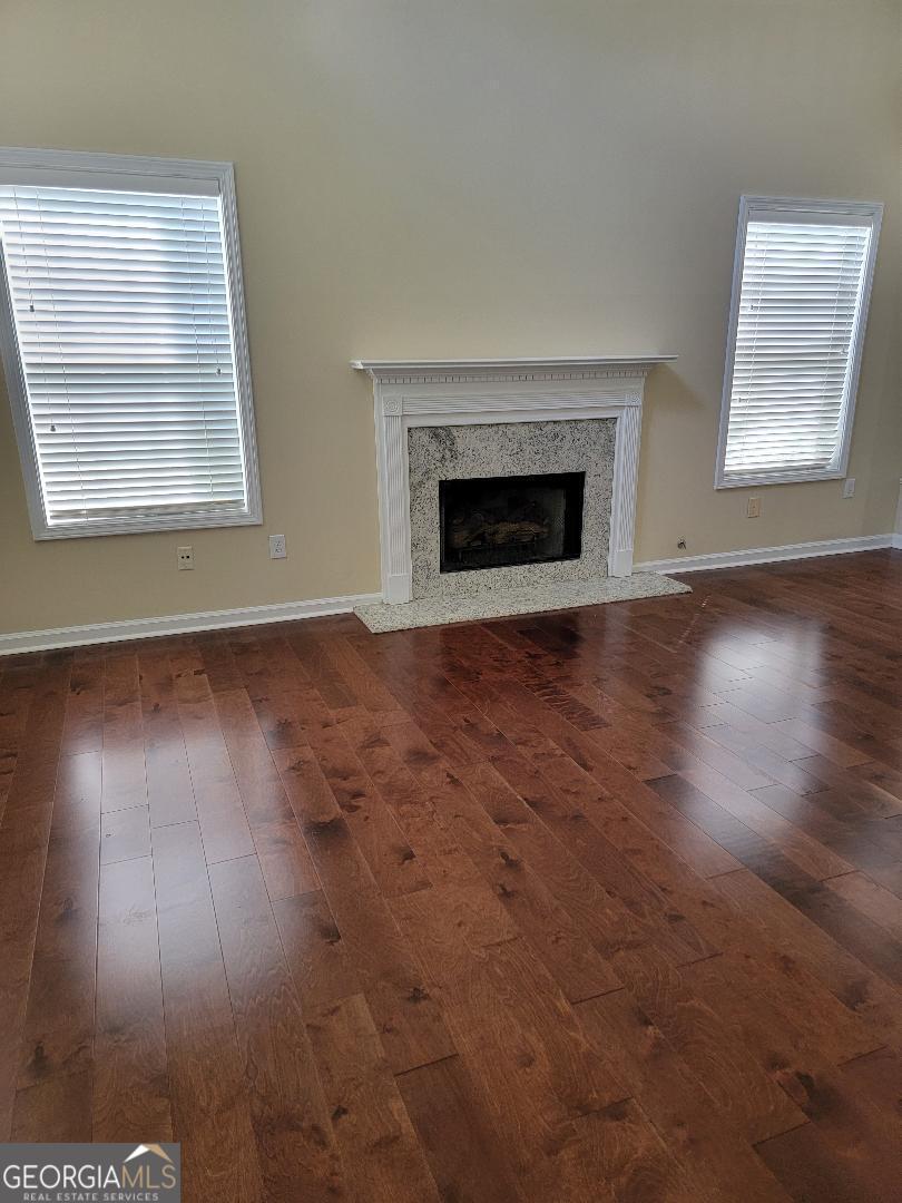Autumn Lake - Residential Lease