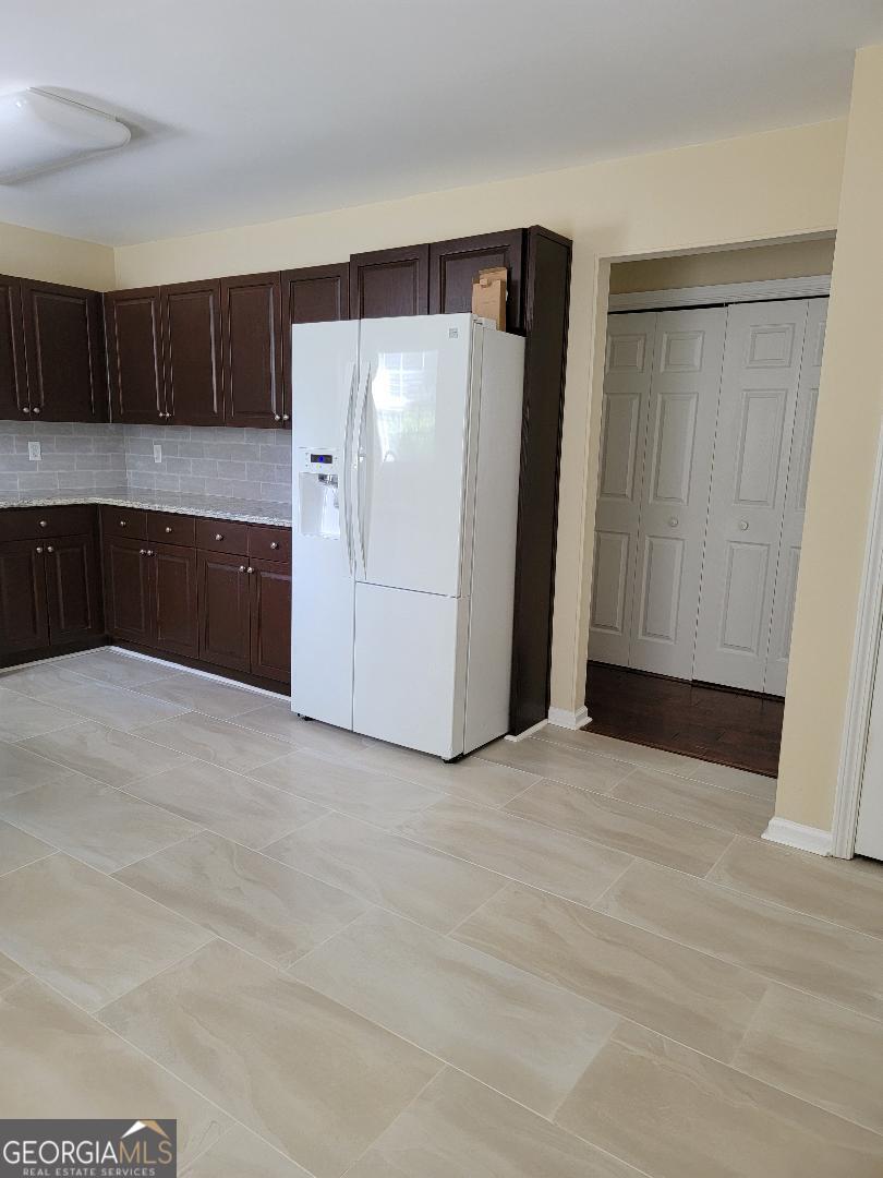 Autumn Lake - Residential Lease