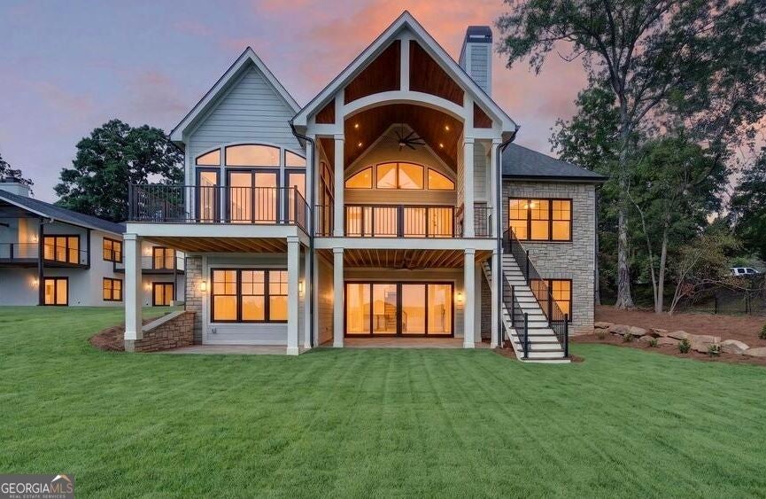 213 Lakecrest DR NE