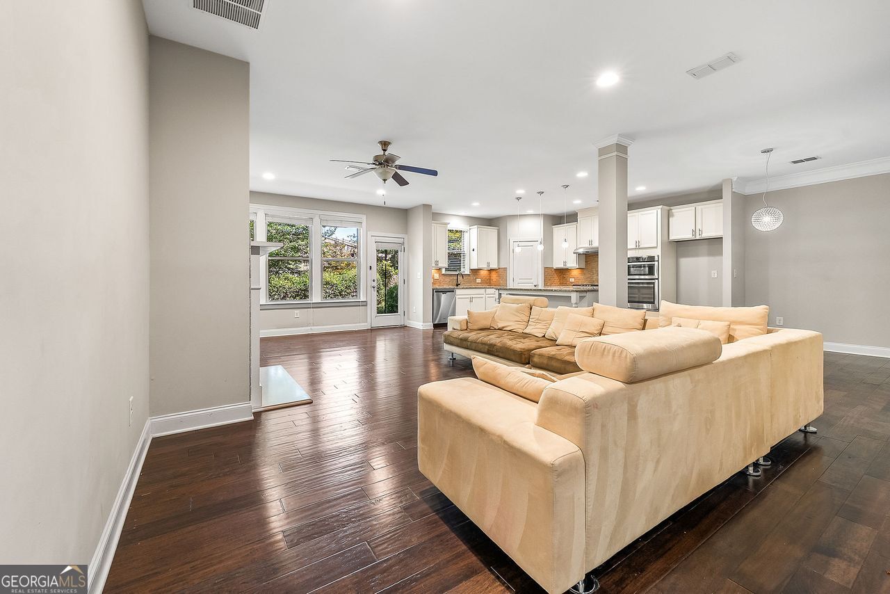 9944 CAMERON PARC CIR