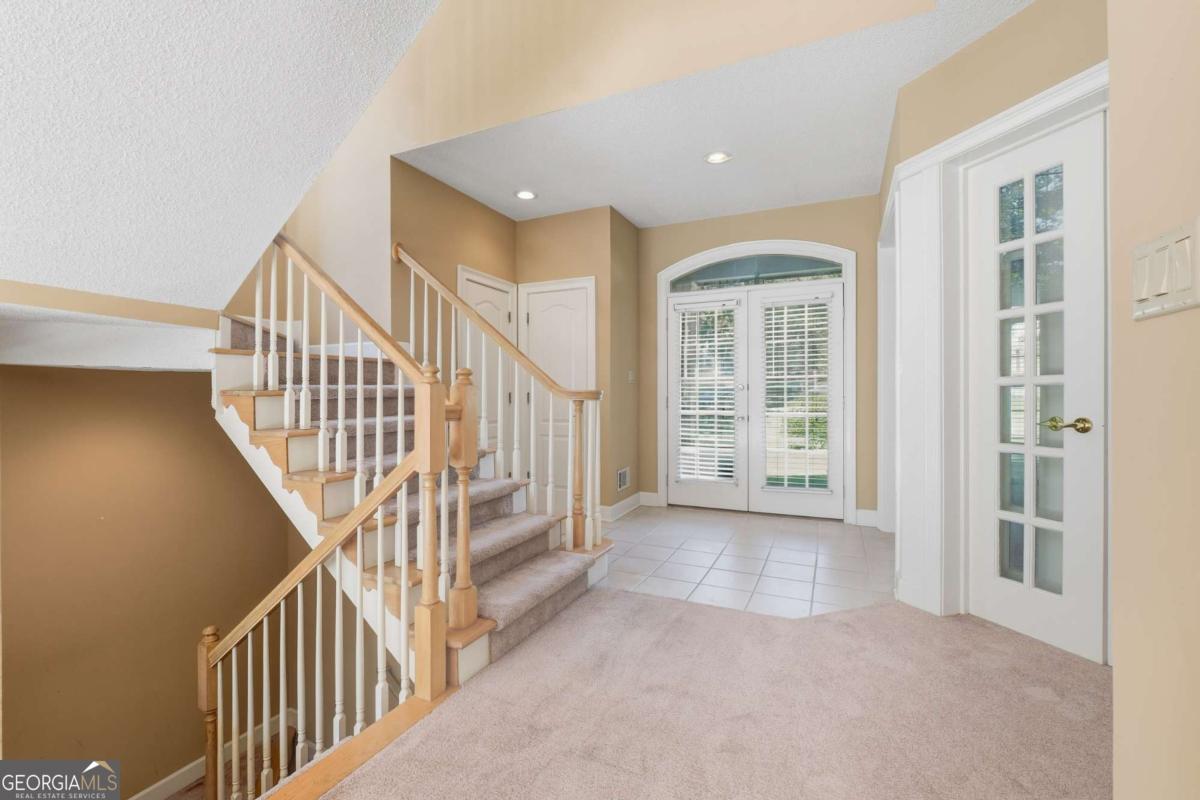 40 JOE LEE DR