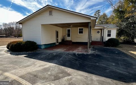 A home in Rentz