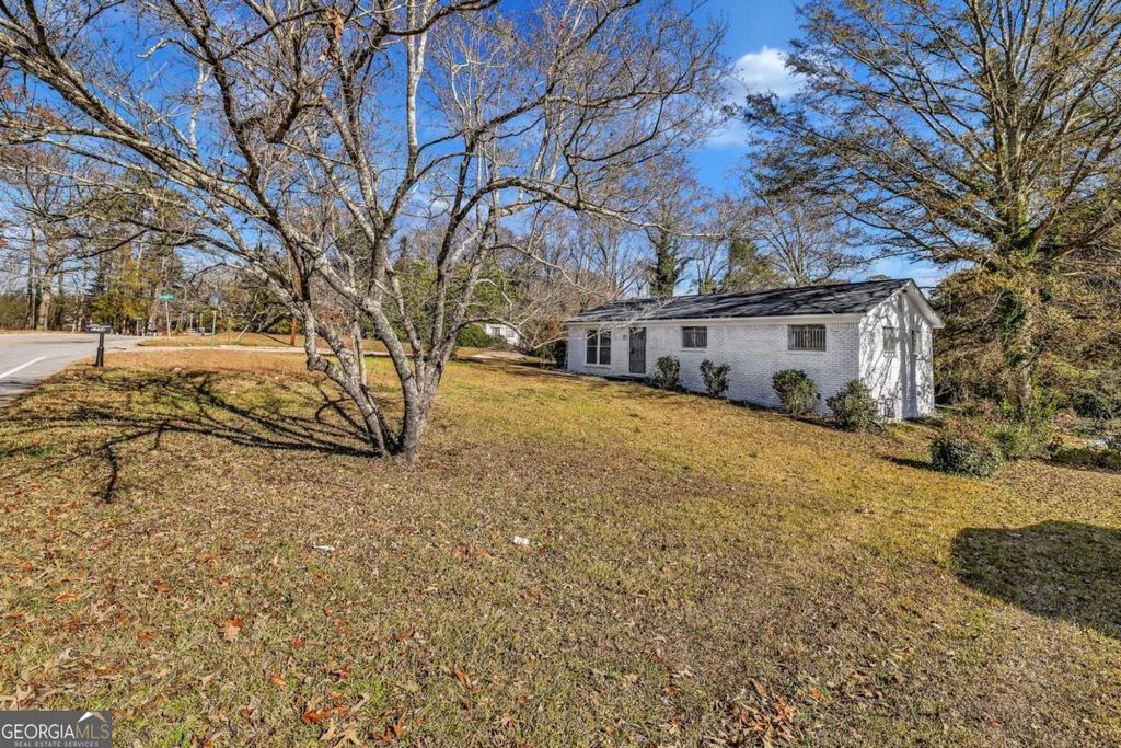 Photo of 2356 County Line Road SW, Atlanta, GA 30331 (MLS # 10671469)