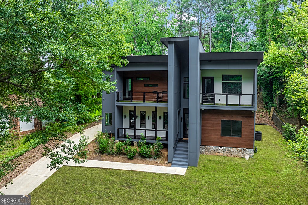 Photo of 3009 Orion Drive, Decatur, GA 30033 (MLS # 10850345)